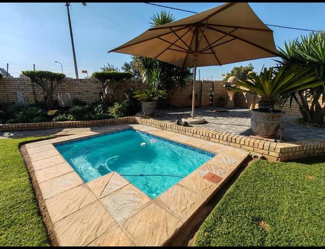 3 BEDROOM TOWNHOUSE FOR SALE IN THREE RIVERS